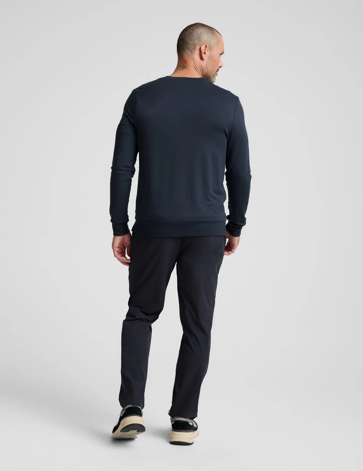 Beyond Yoga All Terrain Men's Pant träningsbyxor marinblå fickor