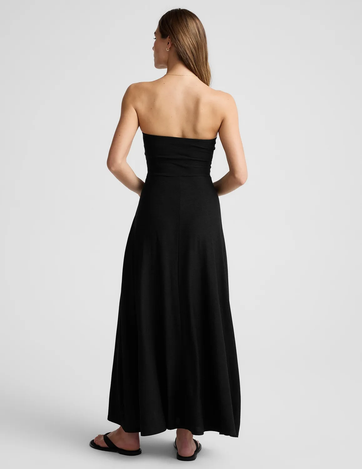 Beyond Yoga Featherweight Strapless Maxi Klänning Darkest Night med fickor