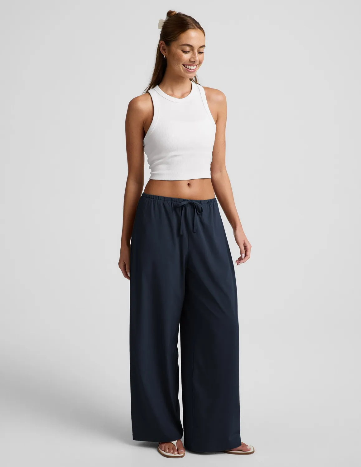 Beyond Yoga Solstice Drawstring Wide Leg 31 byxor Nocturnal Navy vida