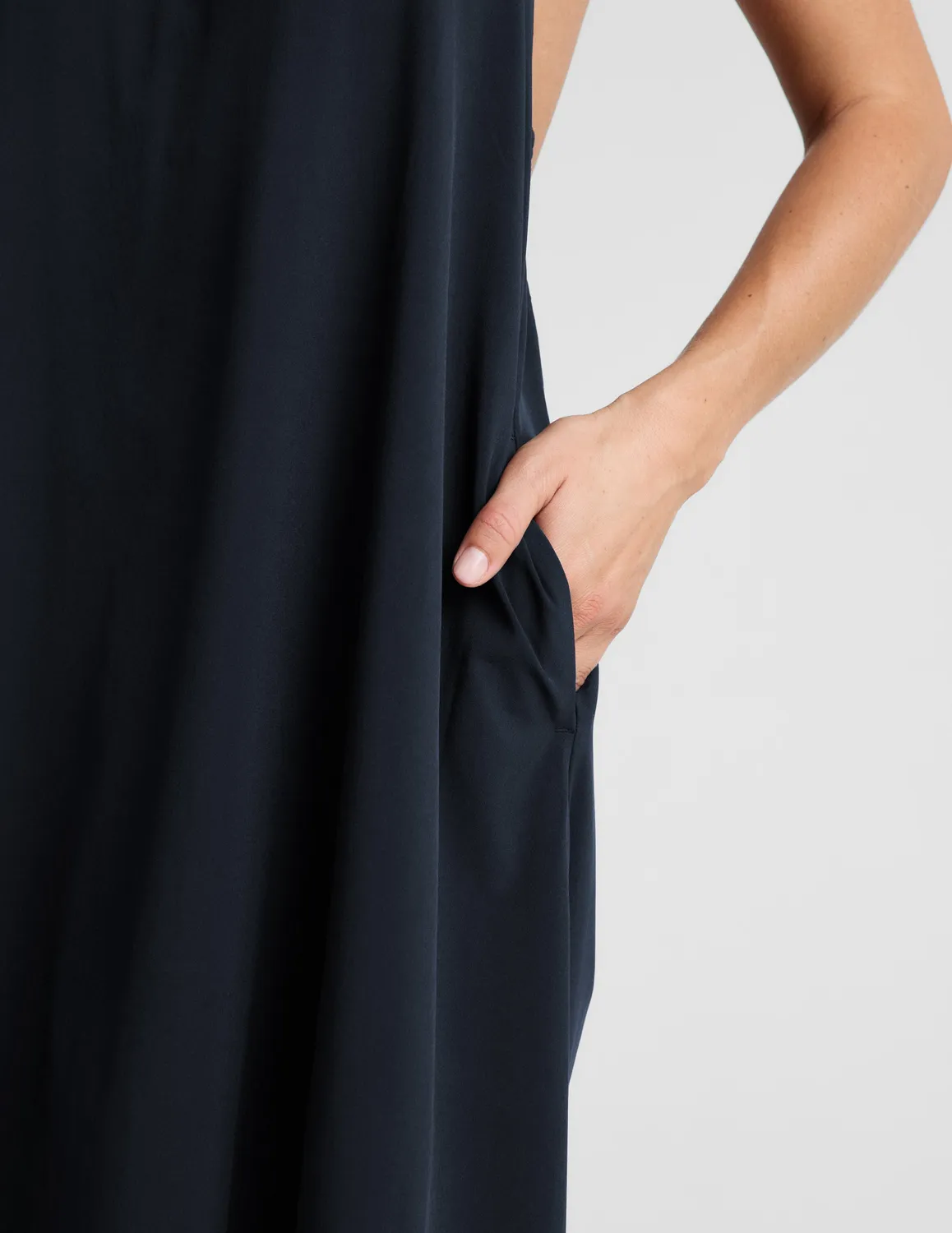 Beyond Yoga Go With The Flow halter maxiklänning Nocturnal Navy stretch