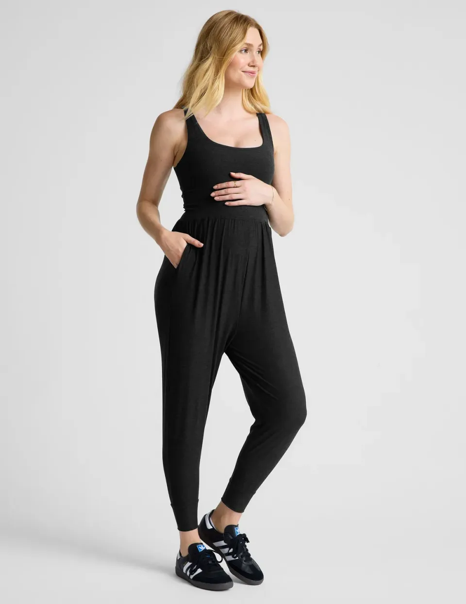Beyond Yoga Spacedye Grow In Comfort jumpsuit gravid svart