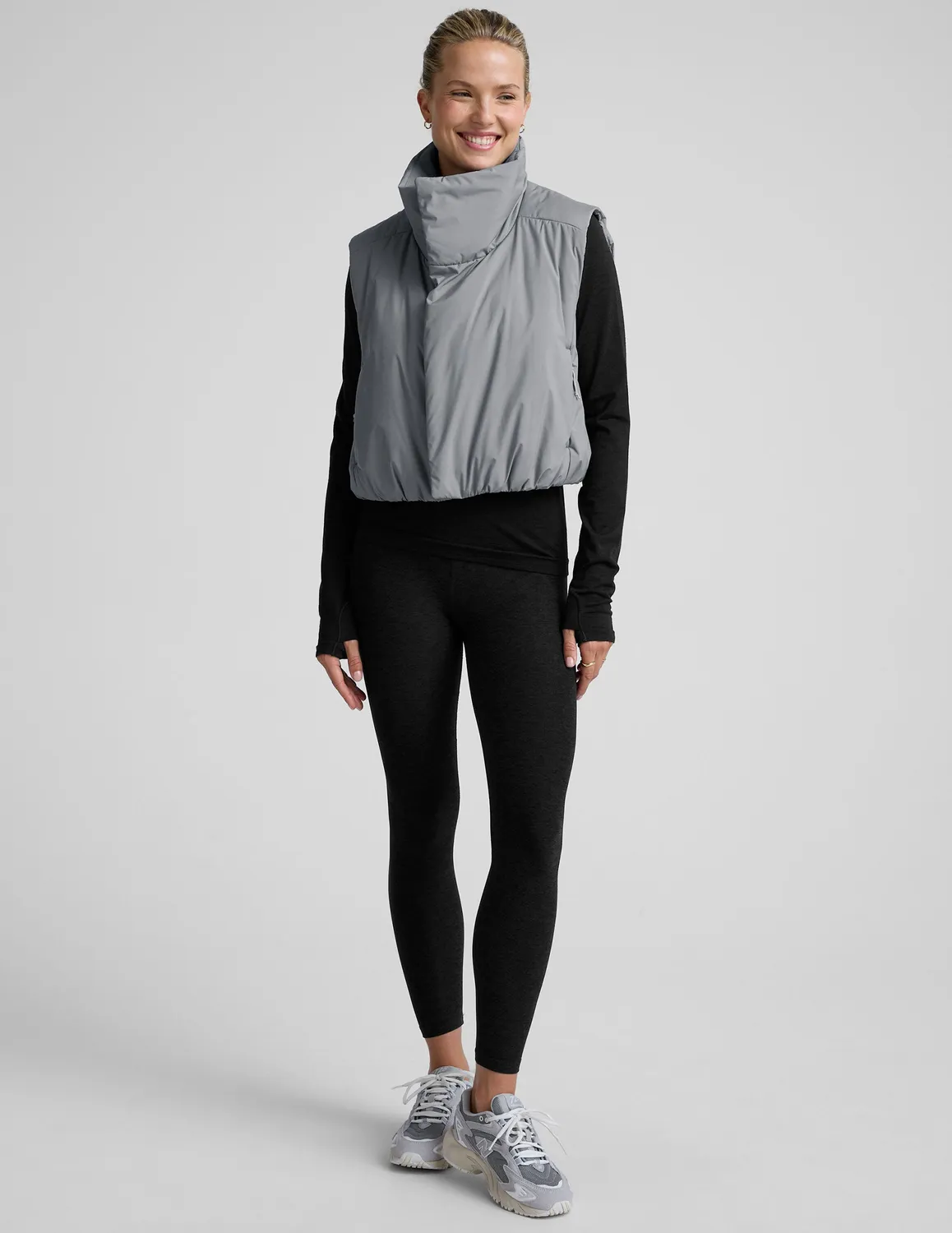 Beyond Yoga Warm Up Puffer Vest väst Storm Gray vattenavvisande