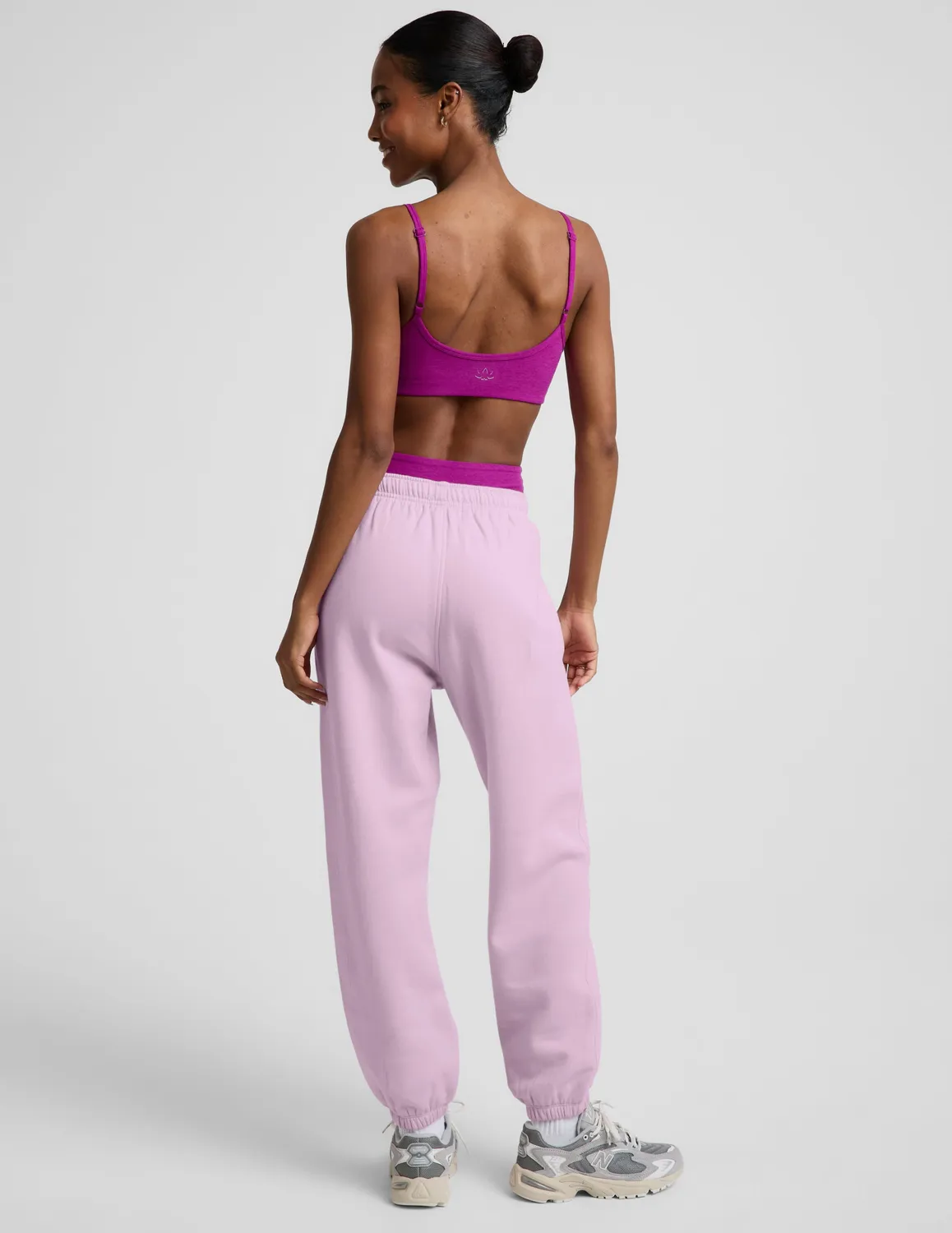 Beyond Yoga LuxeFleece 2.0 Jogger 26 mjukisbyxor lavendel