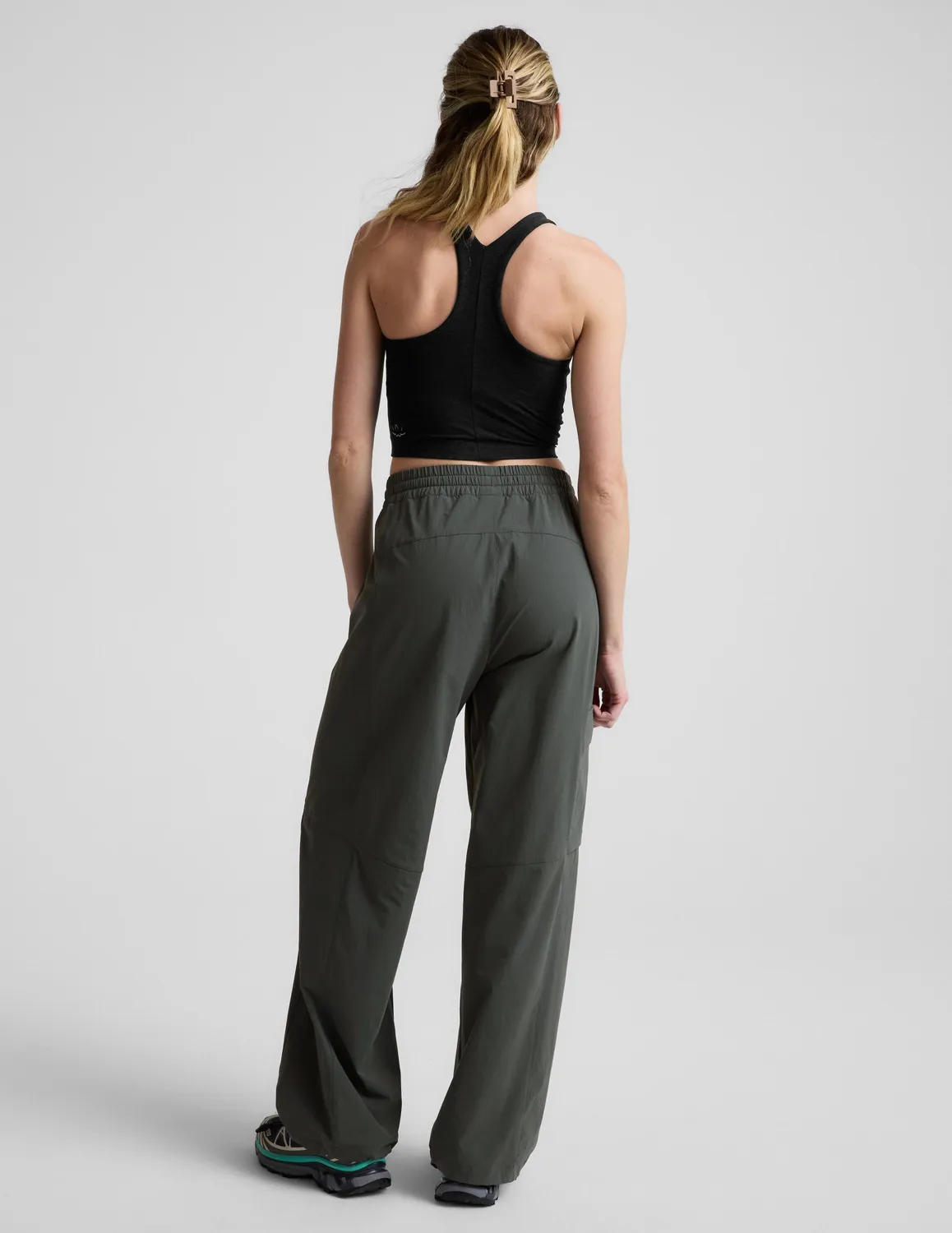 Beyond Yoga Peak Pant friluftsbyxor slate green fickor