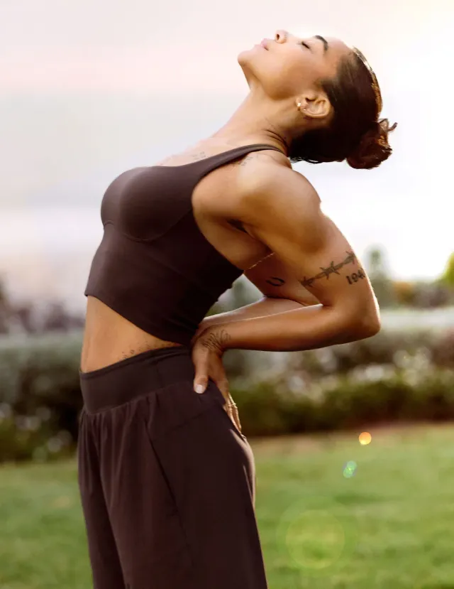 Beyond Yoga Glowzone Medium Impact Cropped Tank träningstopp Cocoa Plum