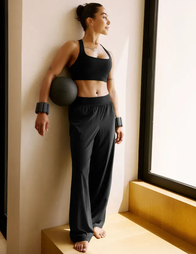 Beyond Yoga Glowzone Hybrid Straight Leg Pant 31" svart byxor