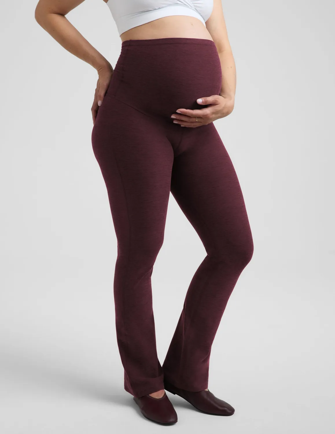 Beyond Yoga Spacedye Practice Maternity Bootcut mammabyxor Cabernet