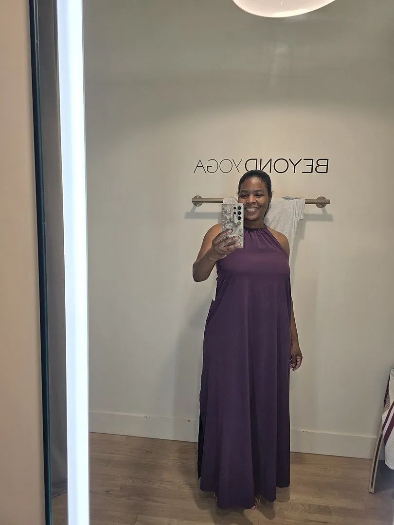 Beyond Yoga Go With The Flow halter maxiklänning Brilliant Blackberry fickor