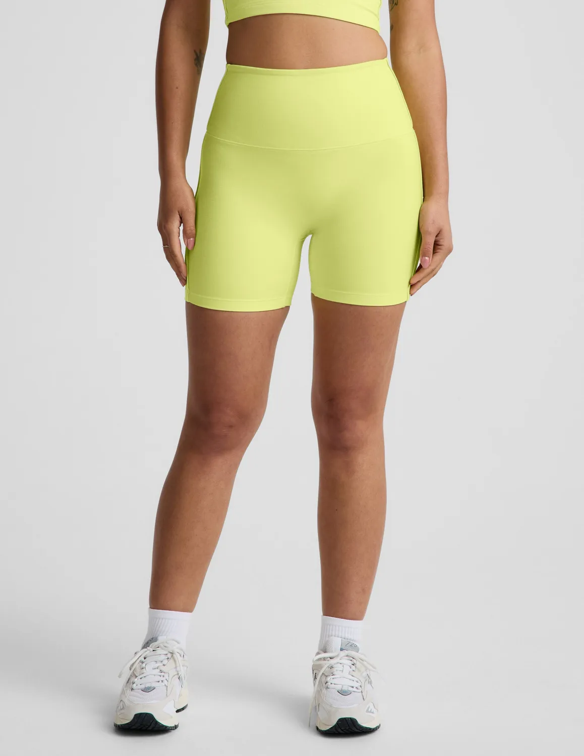 Beyond Yoga Spacedye Streamline 5" Shorts Electric Lime neon