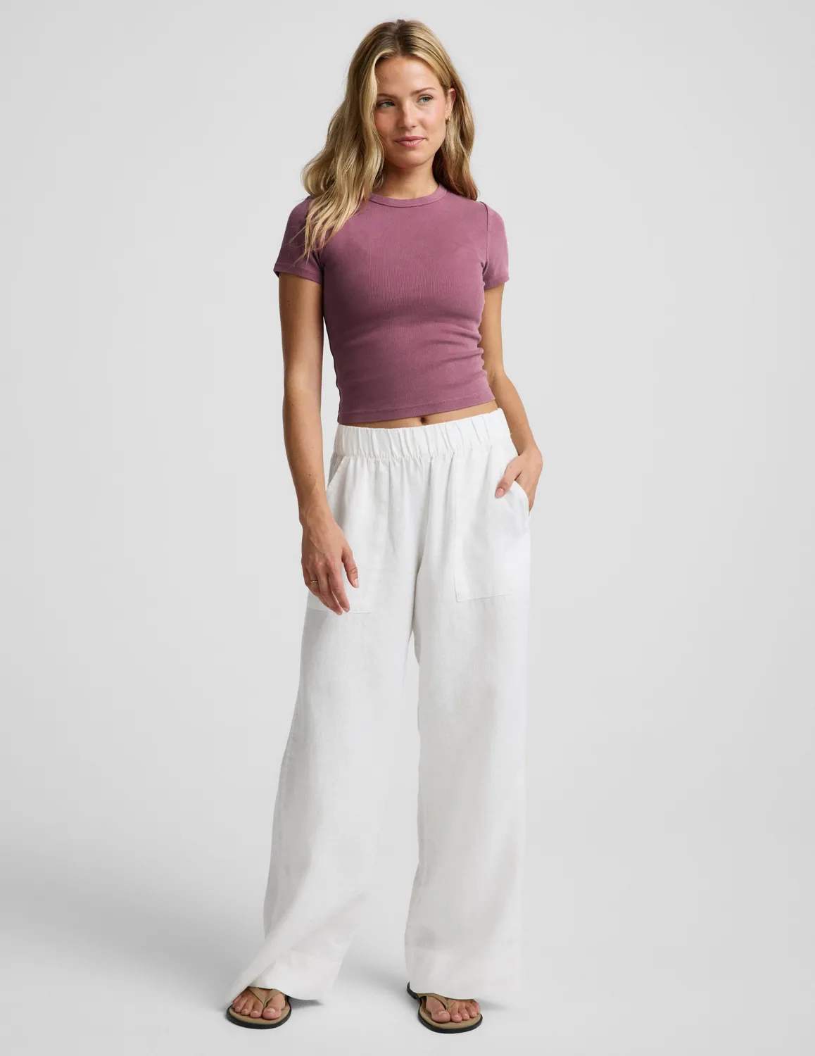Beyond Yoga On Repeat Rib Baby Tee t-shirt malva croppad