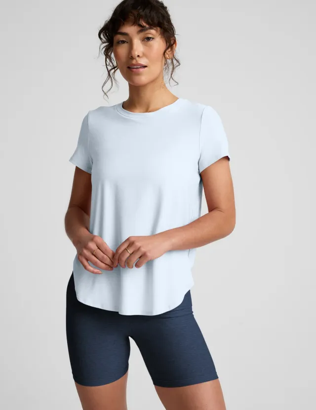 Beyond Yoga Featherweight On The Down Low Tee t-shirt Morning Sky Blue Heather ljusblå