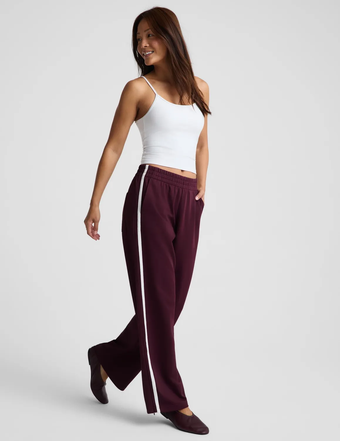 Beyond Yoga That Tracks träningsbyxor 29" Cabernet med fickor