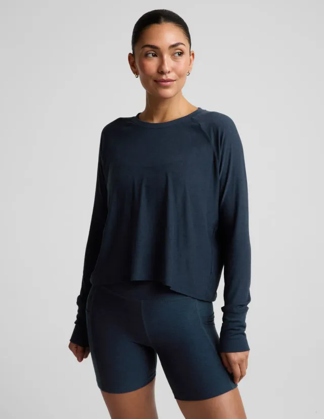 Beyond Yoga Featherweight Daydreamer pullover Nocturnal Navy lätt