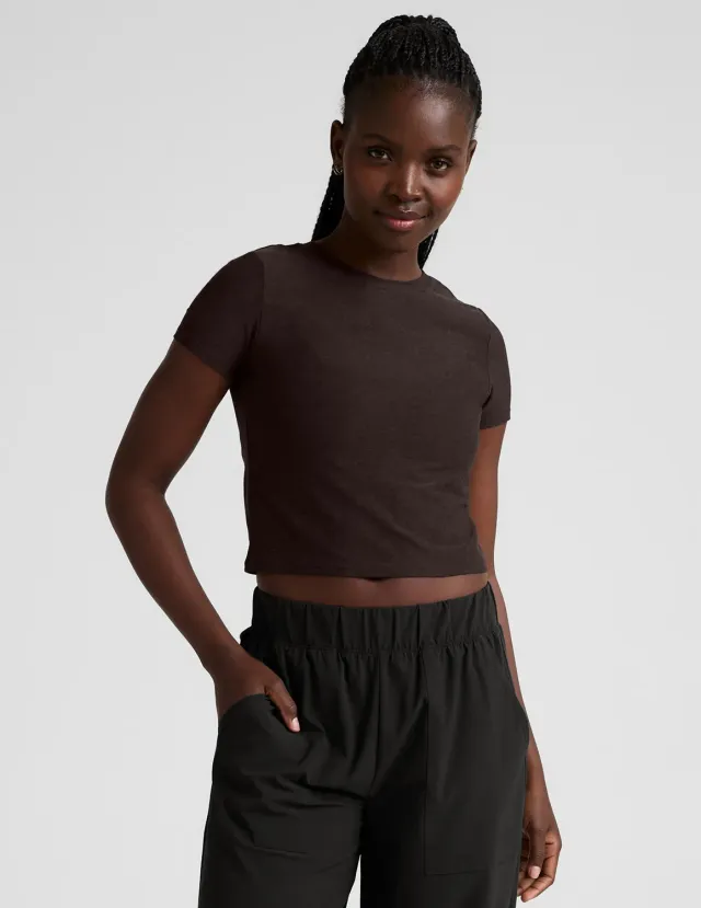 Beyond Yoga Featherweight Cropped Tee t-shirt Dark Chocolate Heather lätt