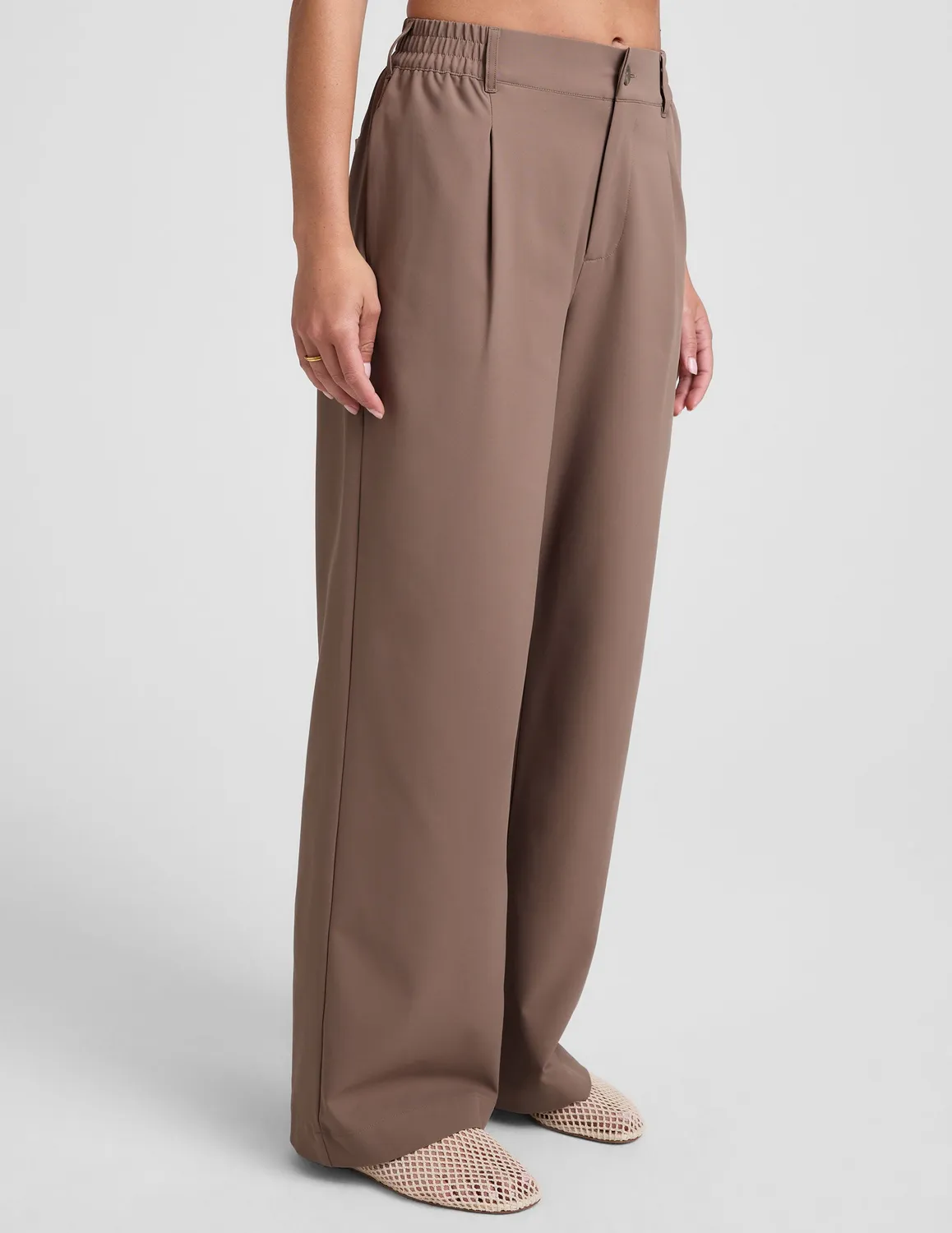 Beyond Yoga Status Wide Leg Trouser 31" kostymbyxa Khaki 31 tum
