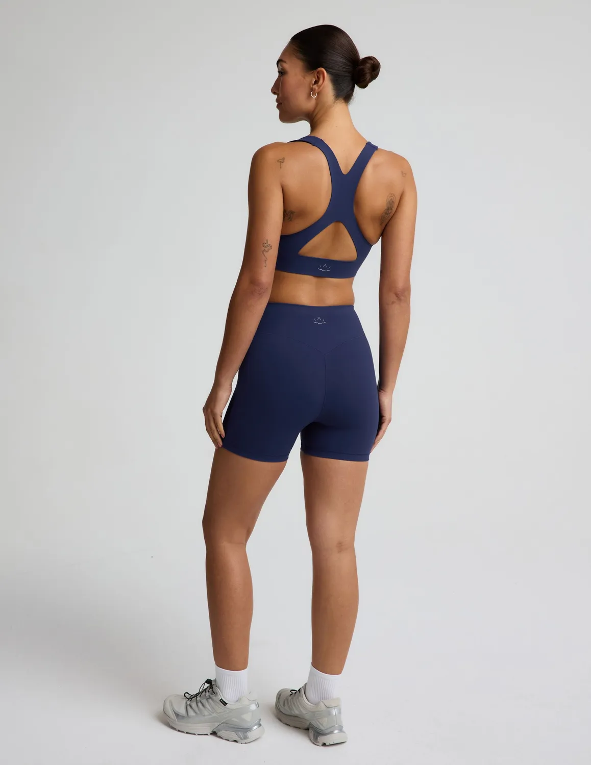 Beyond Yoga glowzone 4" bikershorts Deep Ocean hög midja