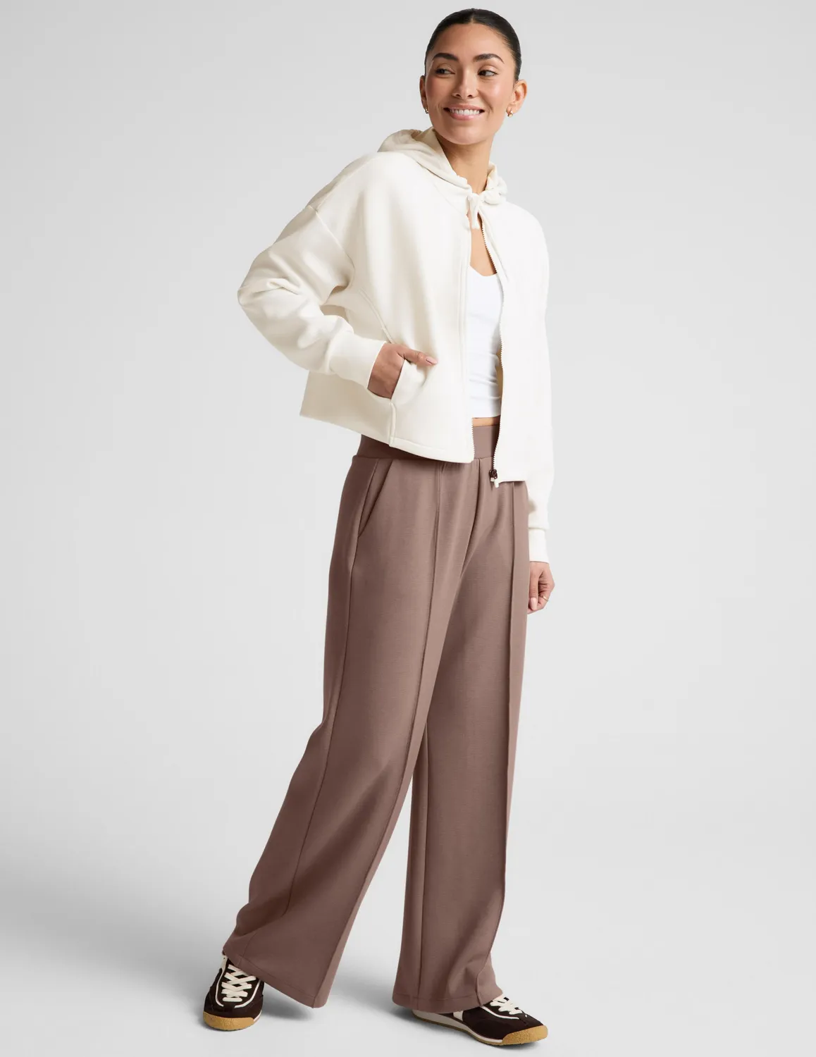 Beyond Yoga SoftSpring Wide Leg Pant 31" mjukisbyxor rosey taupe mjuka