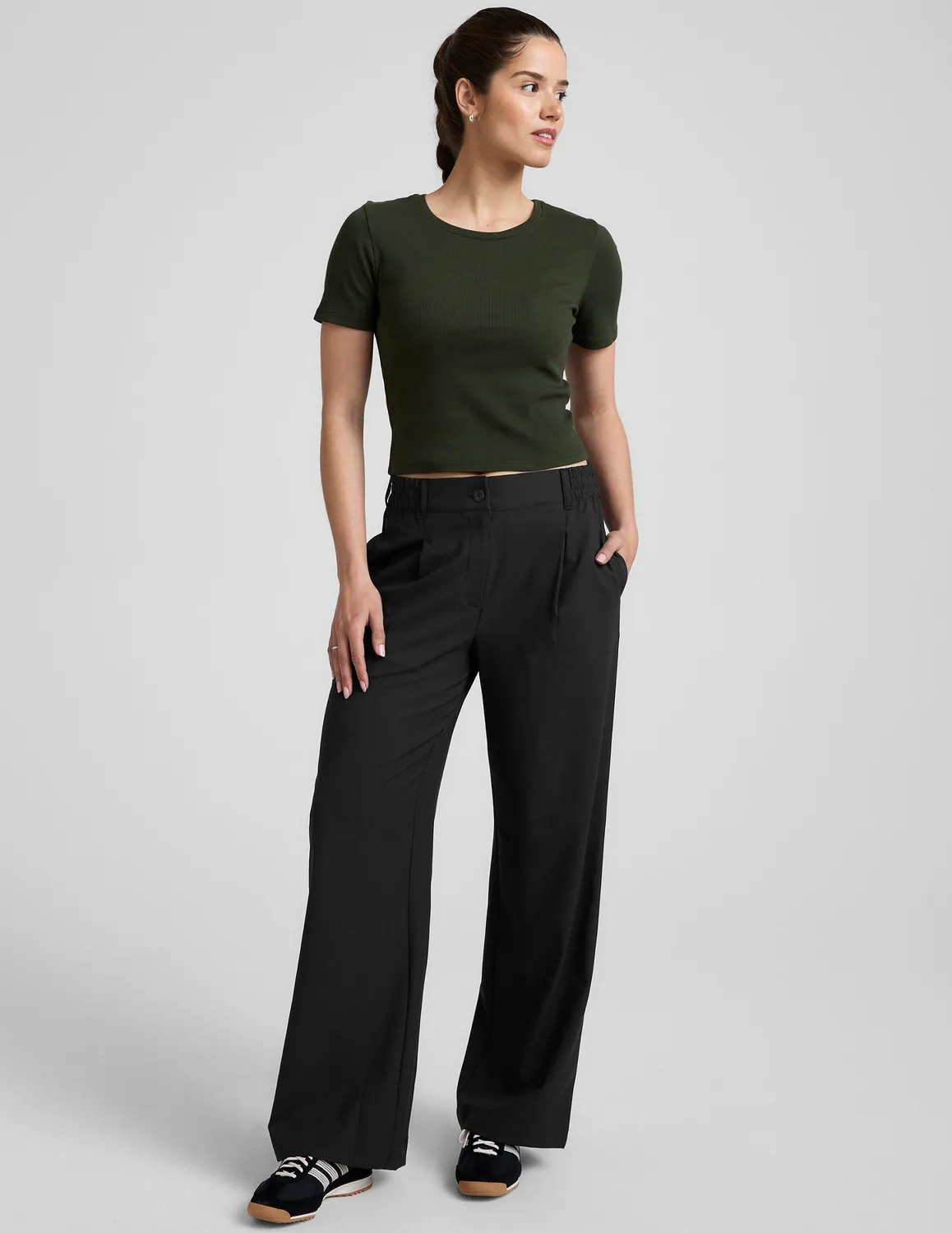 Beyond Yoga Rib Baby Tee t-shirt Olive Ink croppad