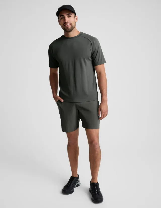 Beyond Yoga Pivotal 2.0 Men's Short 7" träningsshorts Slate Green ofodrad