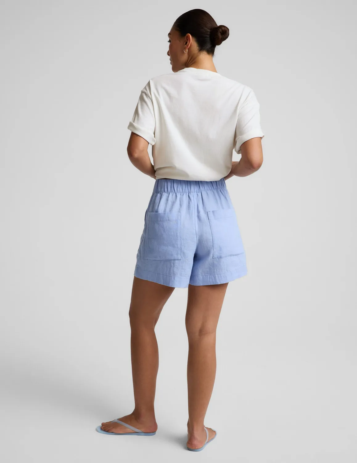 Beyond Yoga SoftWash Linen Easy Short shorts Pastel Periwinkle ljusblå