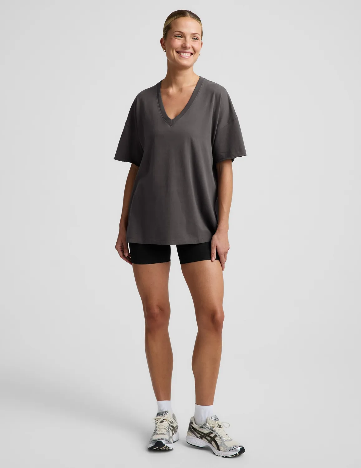 Beyond Yoga SoftKnit Better Than Ever Oversized V-Neck t-shirt Black Ash