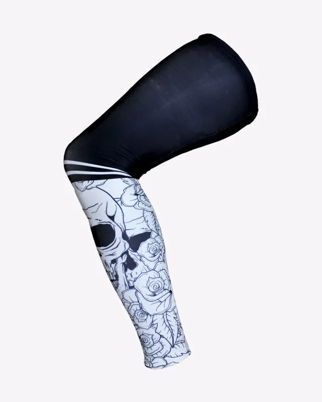 MB Wear White Skull benvärmare S varma