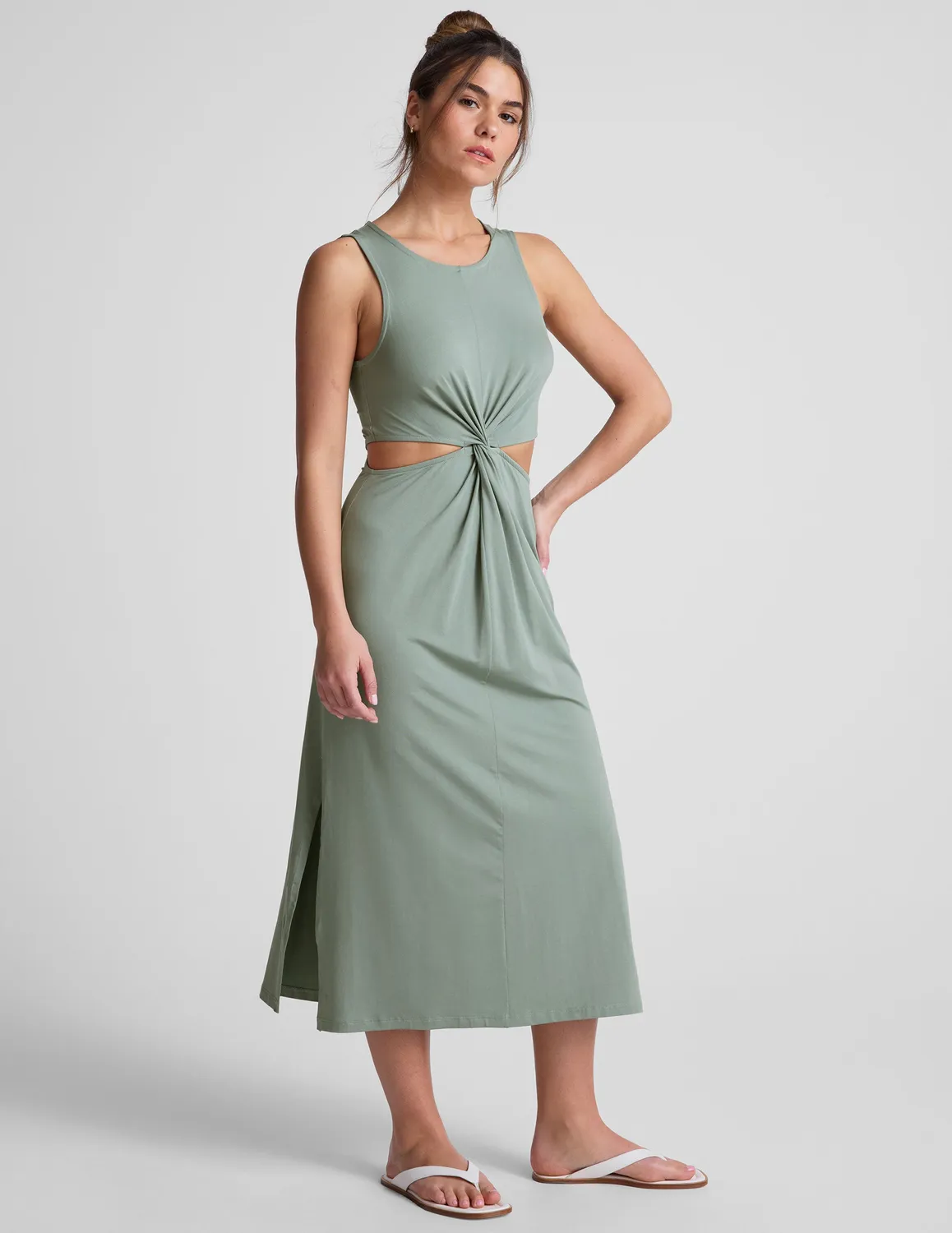 Beyond Yoga Around The World Front Twist klänning Serene Sage
