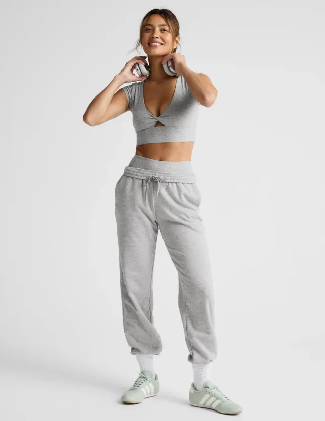 Beyond Yoga Spacedye Get It Twisted Cropped Tee träningstopp Silver Mist mjuk