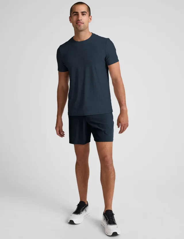 Beyond Yoga Pivotal 2.0 Men's Short 7" träningsshorts Nocturnal Navy lätt