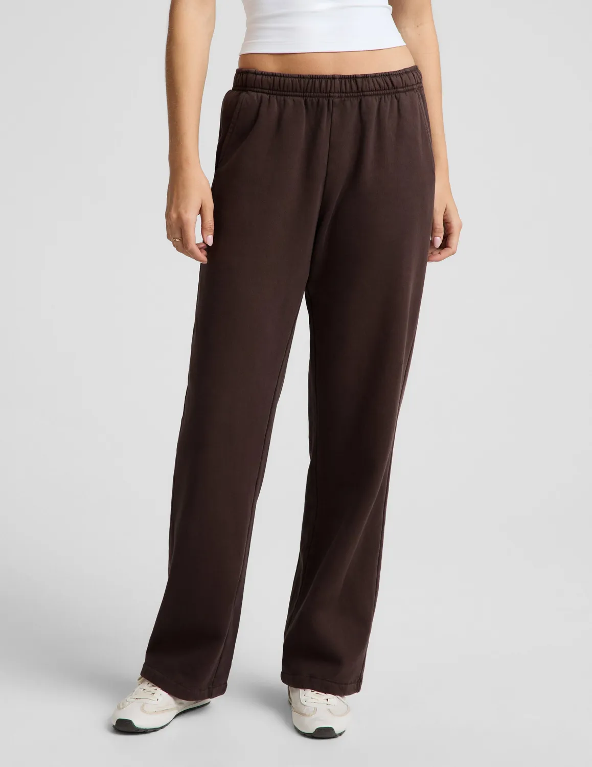 Beyond Yoga LuxeFleece 2.0 Straight Leg Sweatpant 31" mjukisbyxor Dark Chocolate