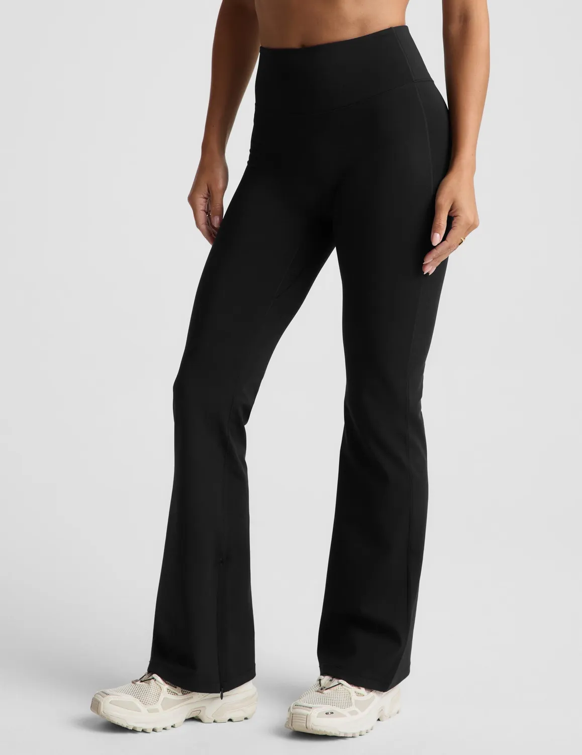 Beyond Yoga Pacer Fleece Split Hem Flare Byxa svart varm