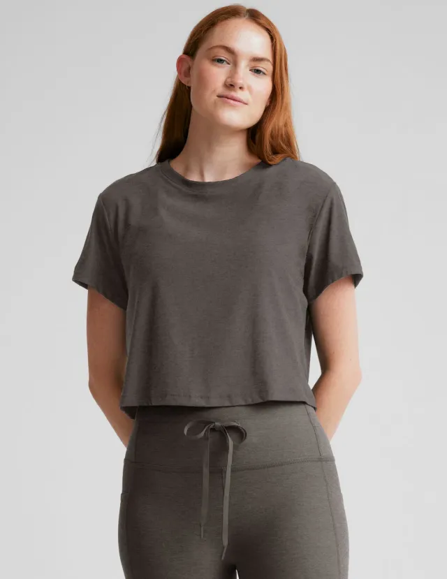 Beyond Yoga Featherweight Supreme Cropped topp True Gray Heather lätt