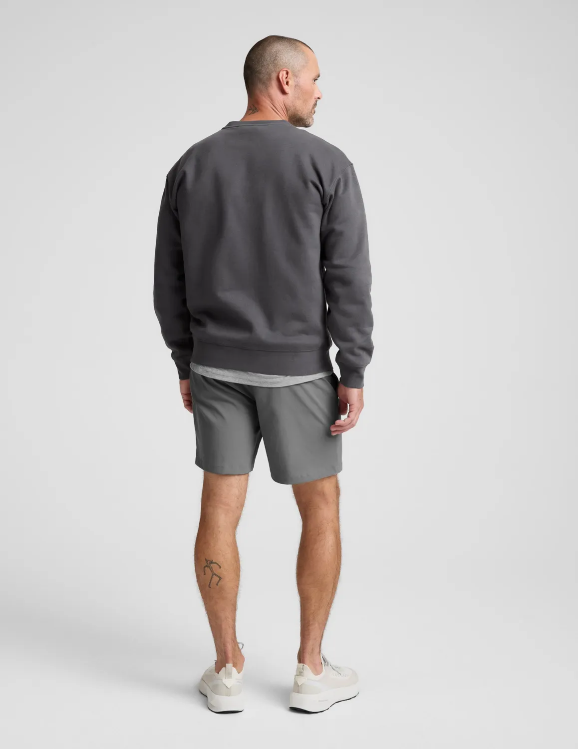 Beyond Yoga LuxeFleece Crewneck sweatshirt herr Black Ash avslappnad