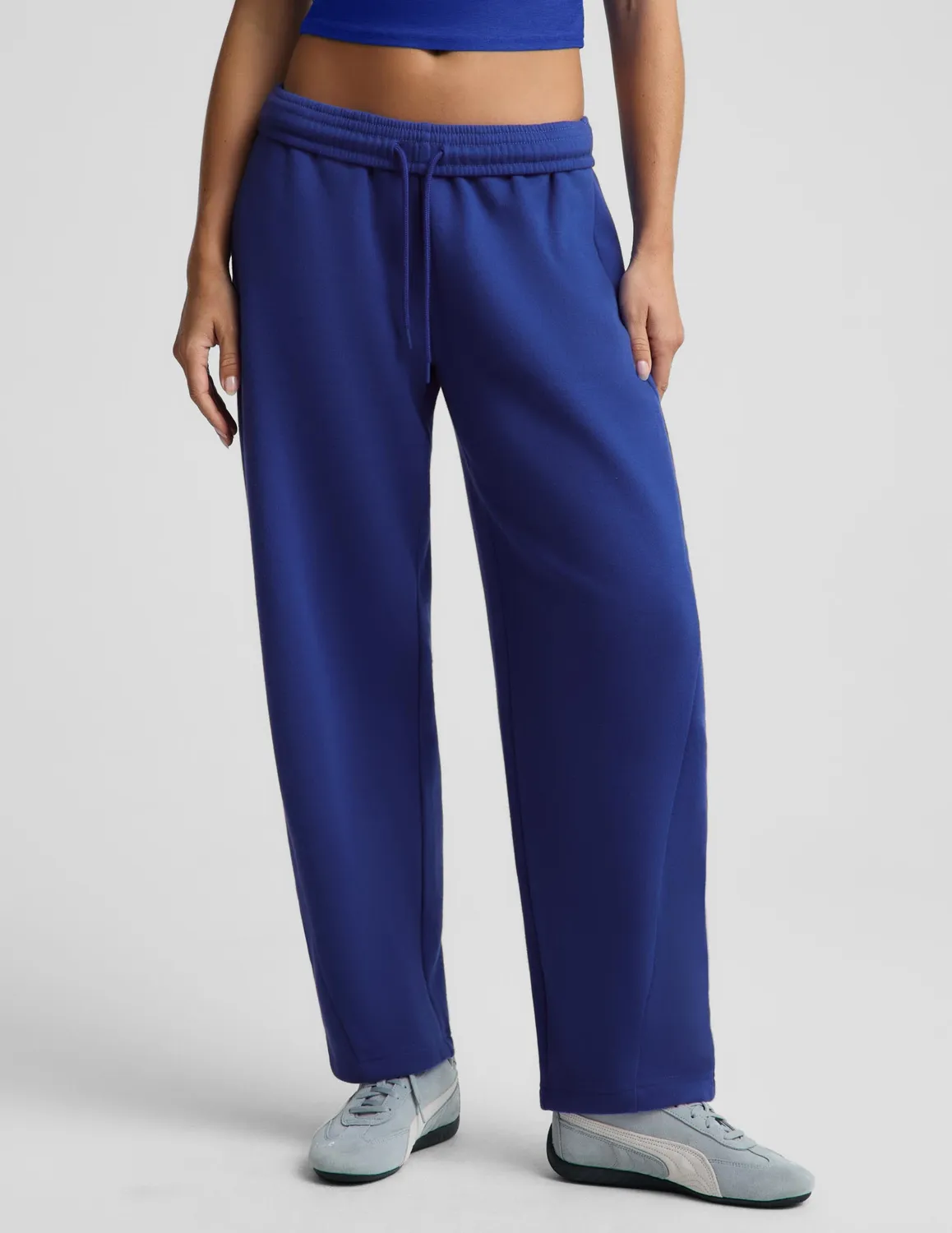 Beyond Yoga LuxeFleece 2.0 Barrel Leg mjukisbyxor ultra blue bomull