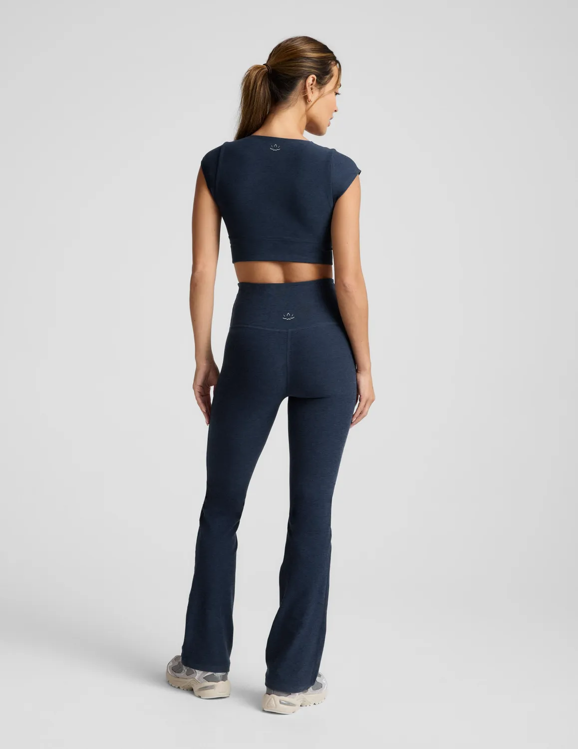 Beyond Yoga Spacedye Get It Twisted Cropped Tee träningstopp Nocturnal Navy mjuk