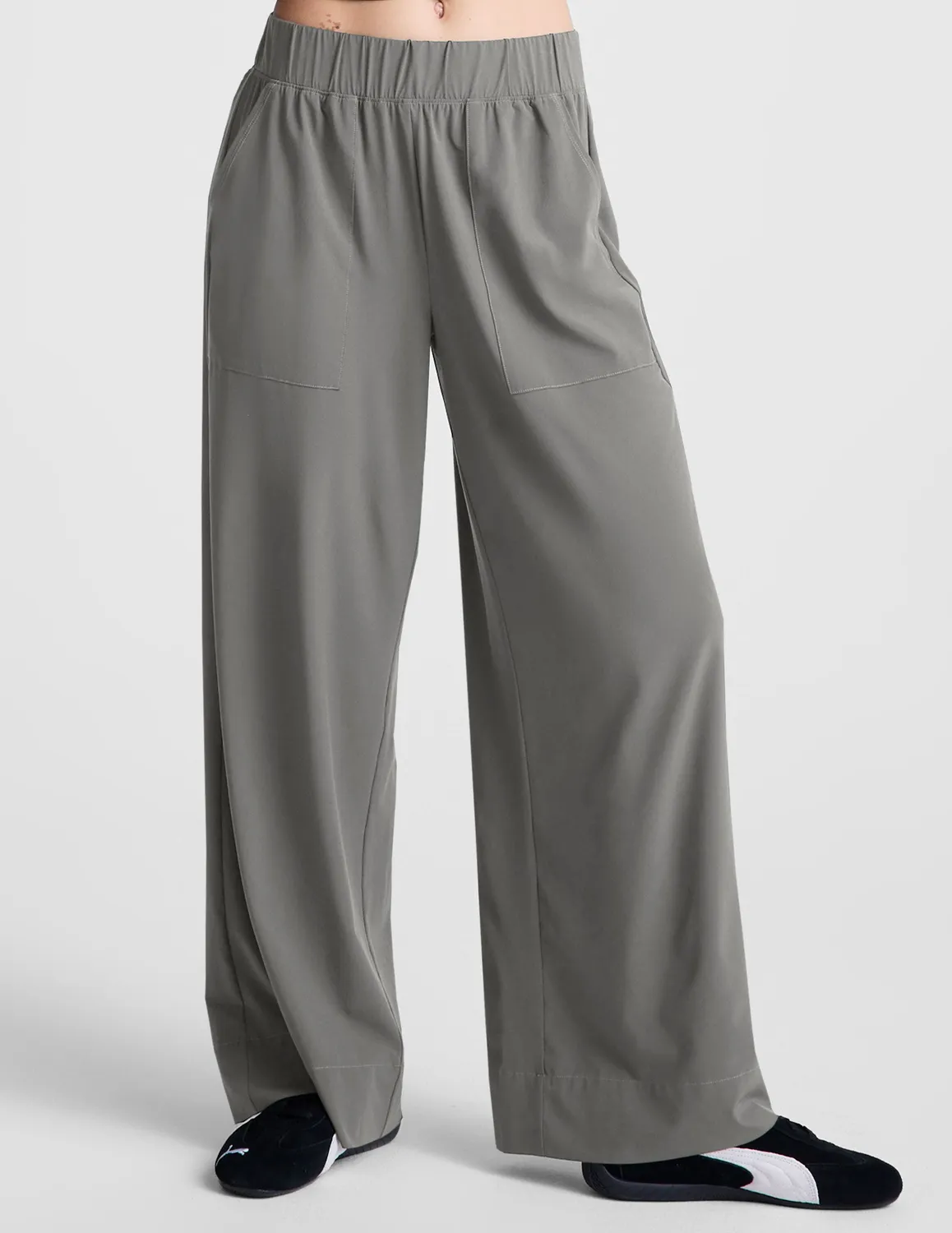 Beyond Yoga Easy Wide Leg Pant 31" byxor Mist lätta