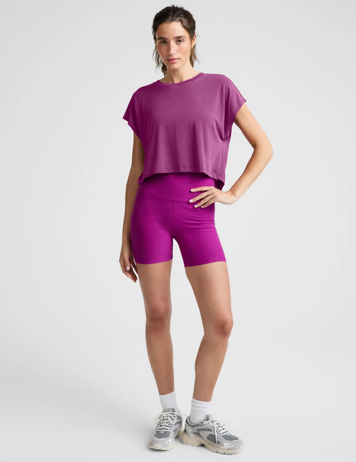 Beyond Yoga Studio Luxe Cropped Tee träningstopp Berry Bliss mjuk
