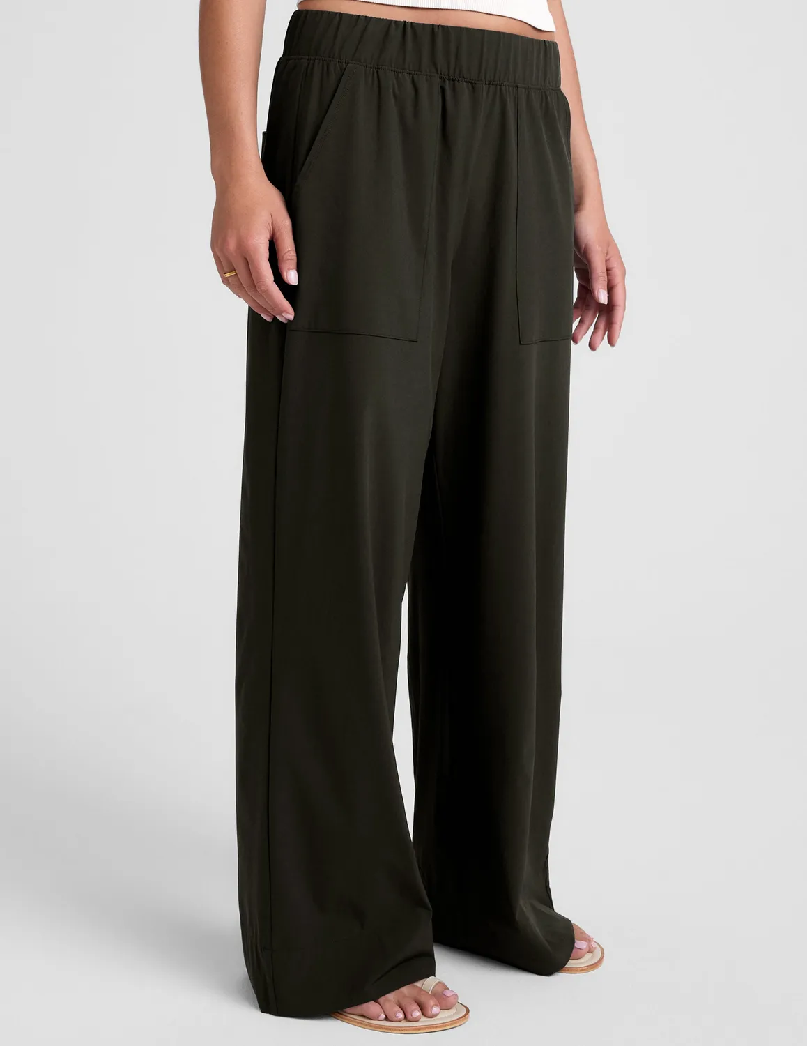 Beyond Yoga Easy Wide Leg Pant 29 byxor Olive Ink stretch
