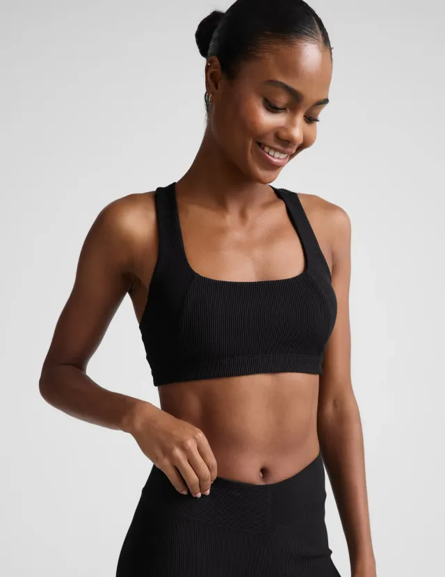 Beyond Yoga Impulse Ribbed Scoop Neck Bra sport-bh Black Onyx ribbad