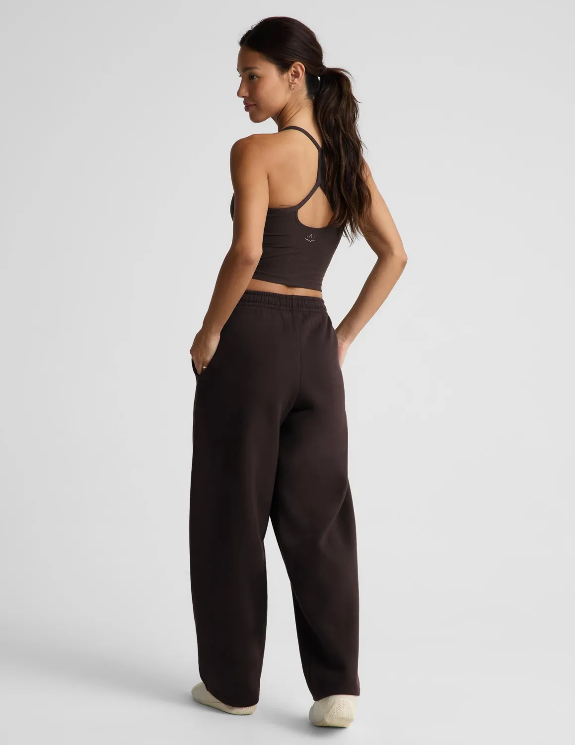Beyond Yoga LuxeFleece 2.0 Barrel mjukisbyxor Dark Chocolate brun
