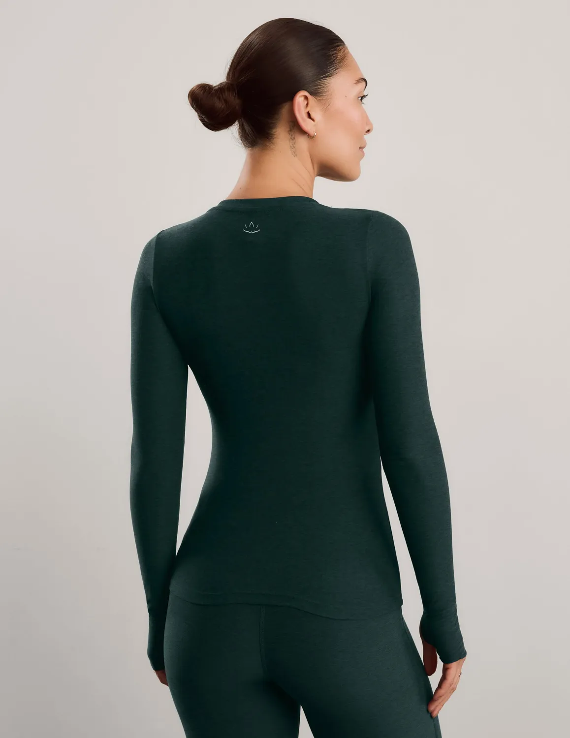 Beyond Yoga Featherweight Select Long Sleeve Crew träningströja mörkgrön