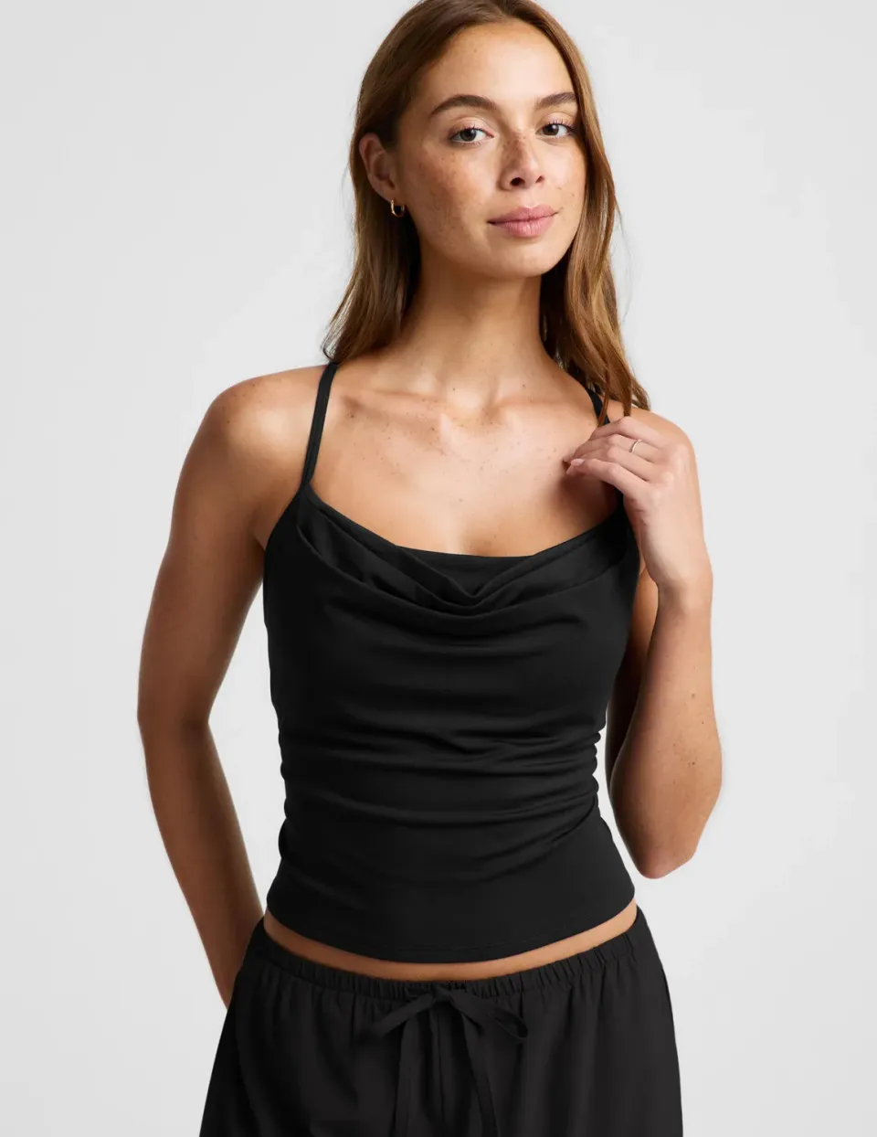 Beyond Yoga Cowl Neck Tank träningslinne Svart med bh
