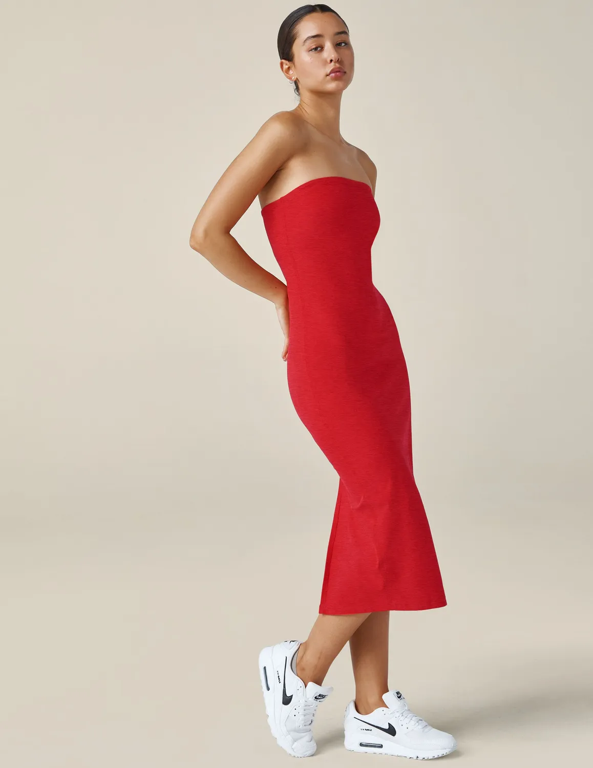 Beyond Yoga Spacedye Strapless Dress klänning röd midi