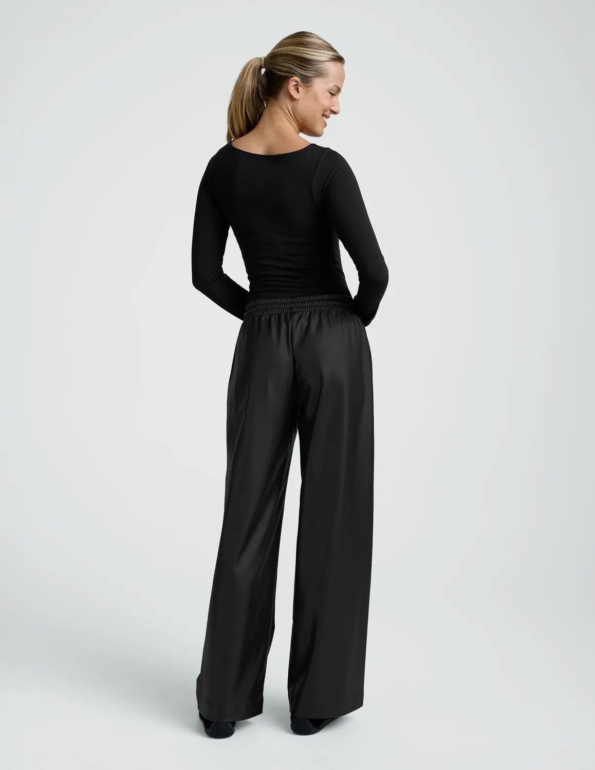 Beyond Yoga Faux Leather byxor svart vida