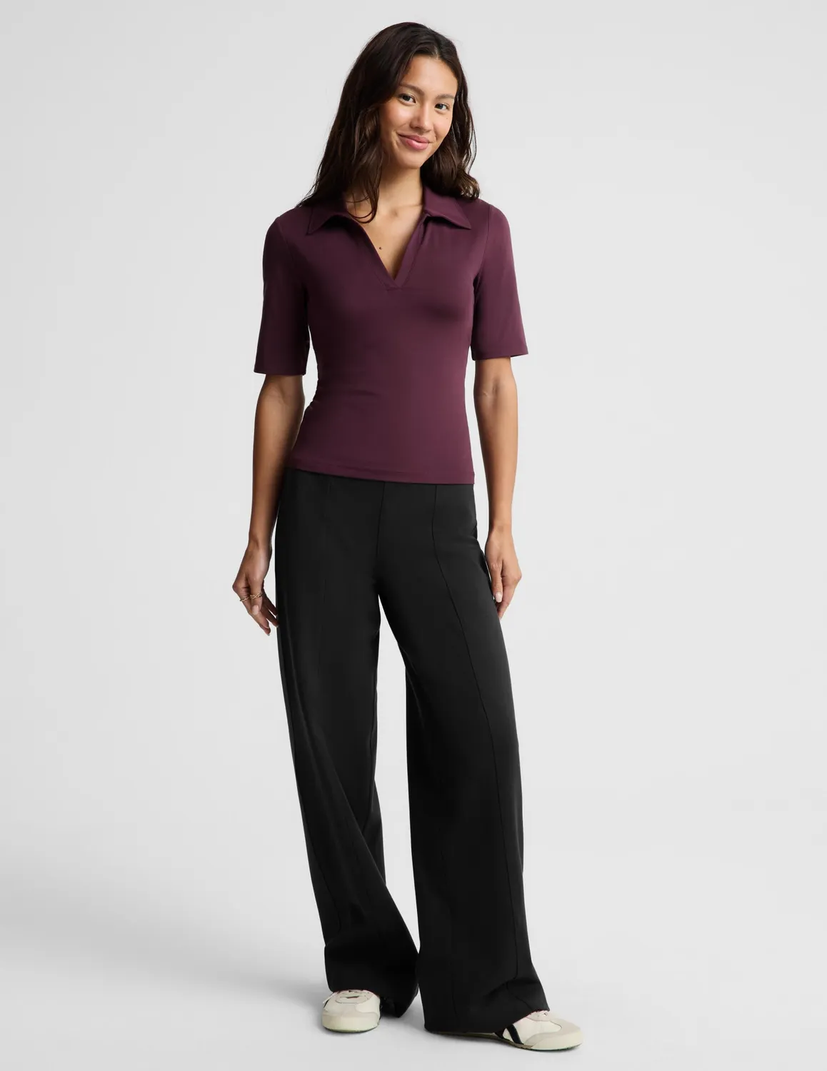 Beyond Yoga Sport Active V-Neck Polo piké cabernet inbyggd bh