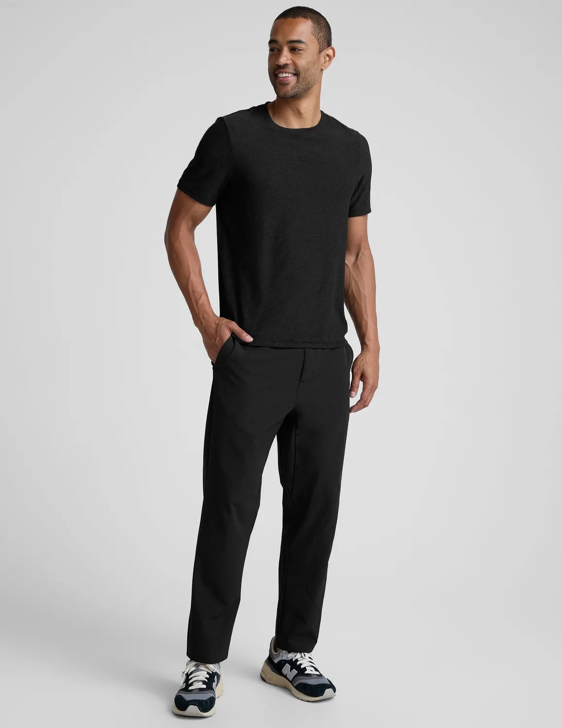 Beyond Yoga Dynamic Straight Leg herrbyxor svart relaxed fit