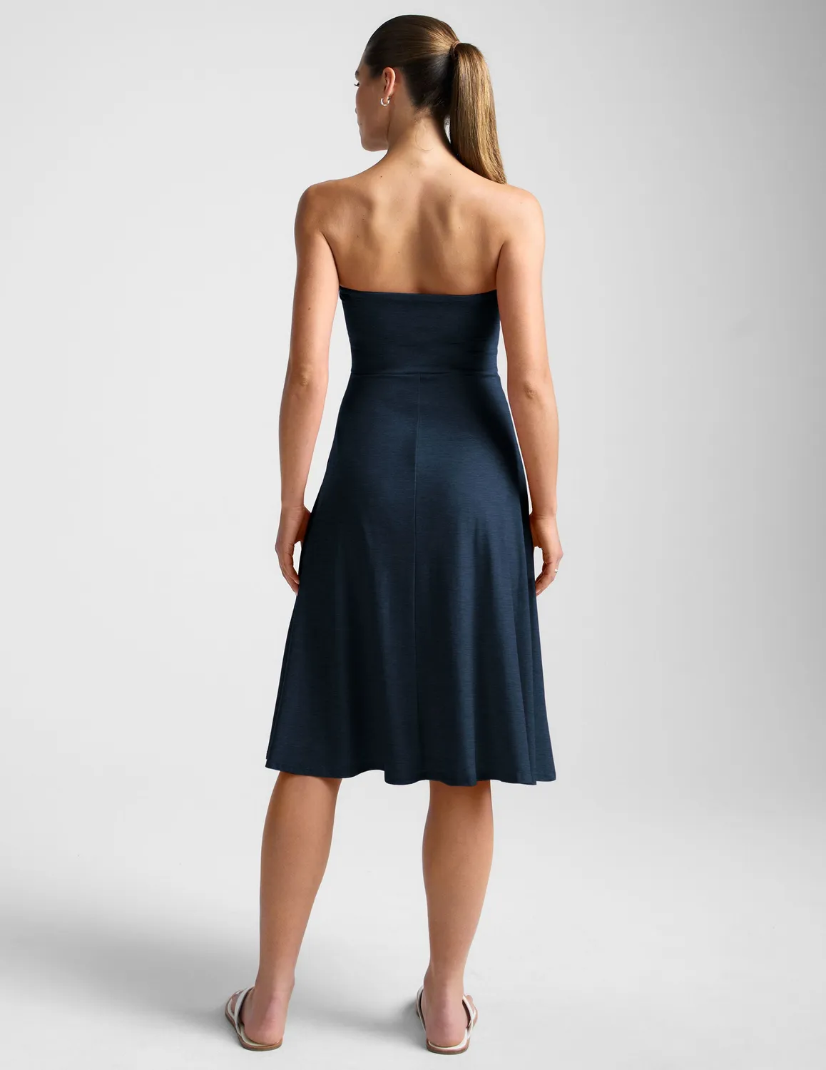 Beyond Yoga Featherweight Strapless klänning Nocturnal Navy bh