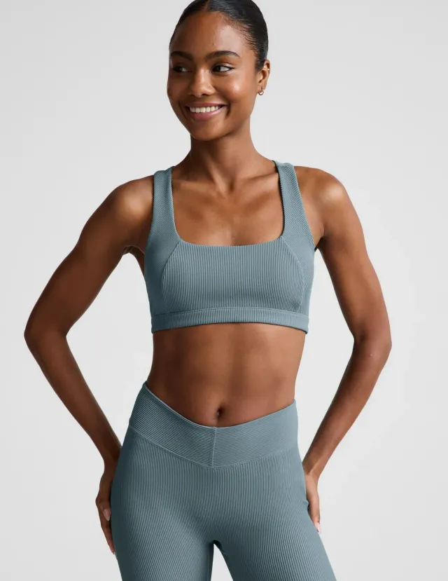 Beyond Yoga Impulse Ribbed Scoop Neck Bra sport-bh Shaken Blue ribbad