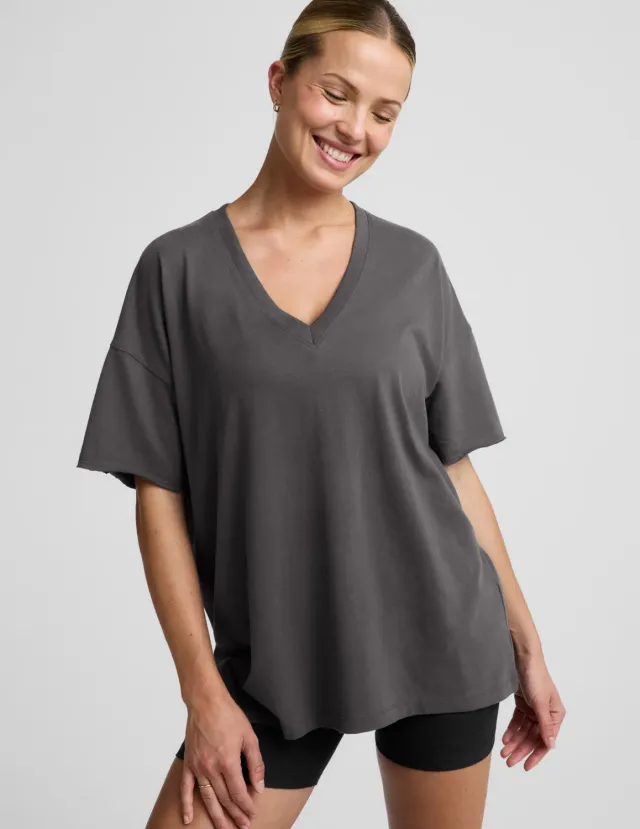 Beyond Yoga SoftKnit Better Than Ever Oversized V-Neck t-shirt Black Ash