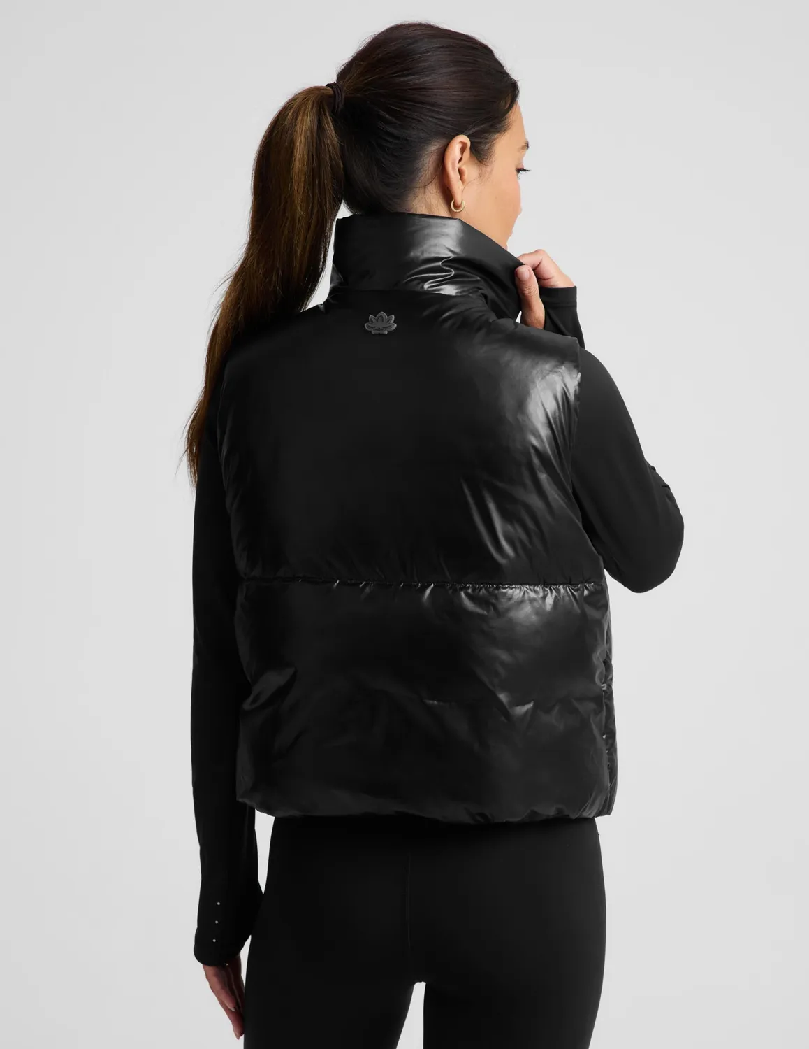 Beyond Yoga Up For It Puff Shine Vest väst Shine Black
